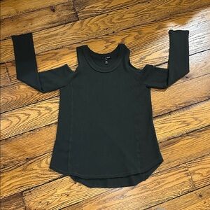 AQUA BEAUTIFUL DARK GREEN CASHMERE COLD SHOULDER WOMEN'S SWEATER SIZE SMALL